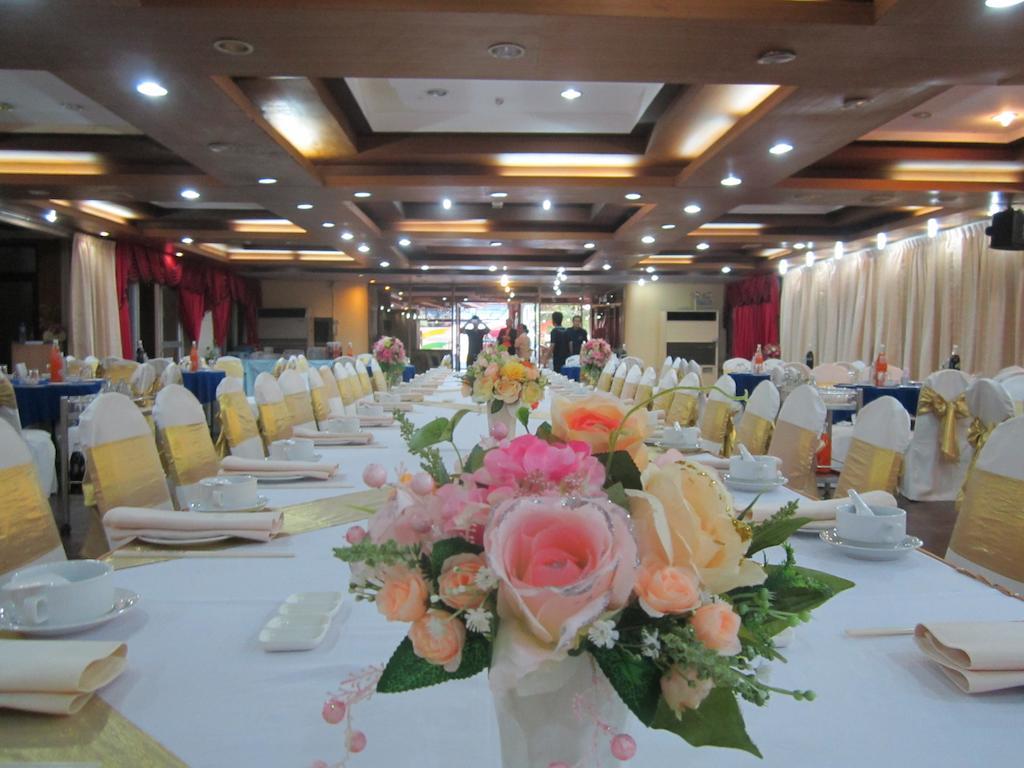 Lopburi Inn Hotel Ngoại thất bức ảnh