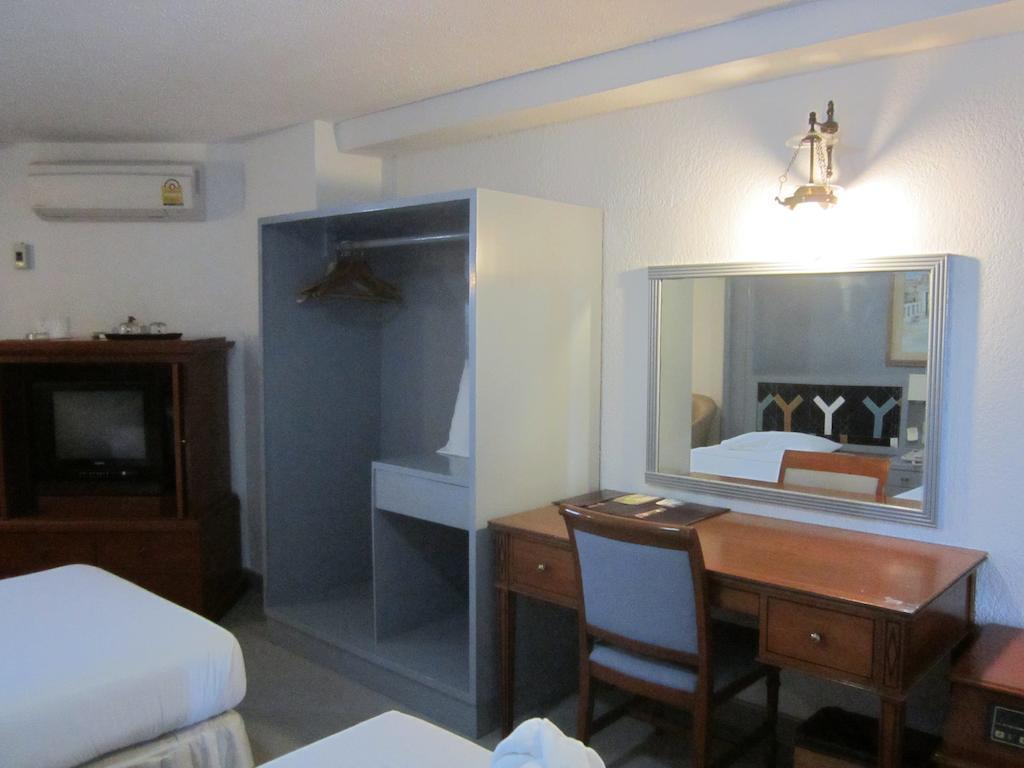 Lopburi Inn Hotel Phòng bức ảnh