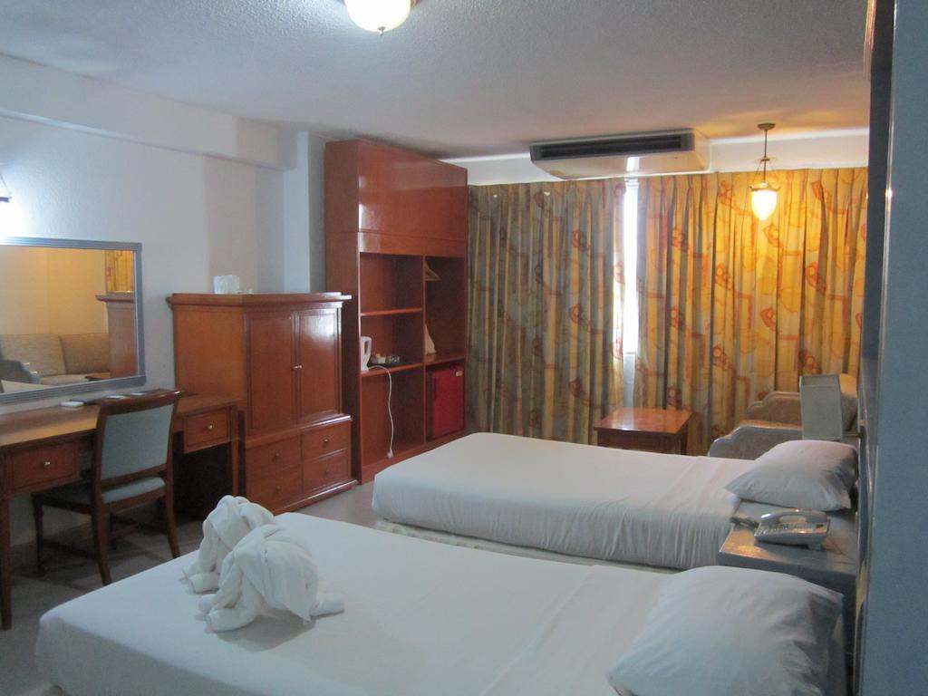 Lopburi Inn Hotel Phòng bức ảnh