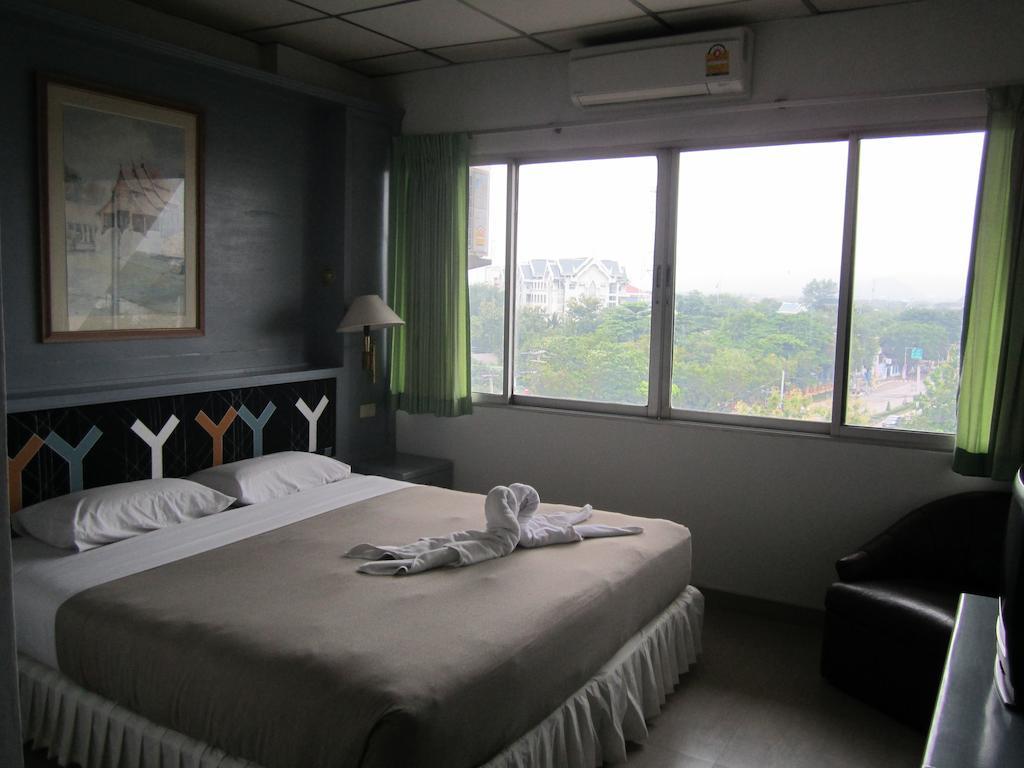 Lopburi Inn Hotel Phòng bức ảnh