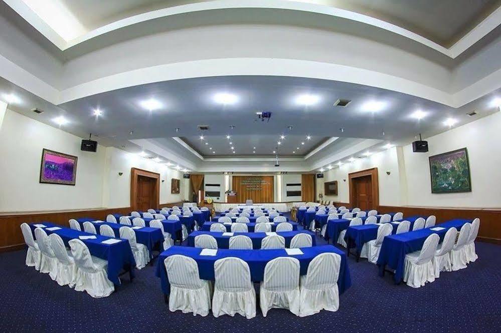 Lopburi Inn Hotel Ngoại thất bức ảnh
