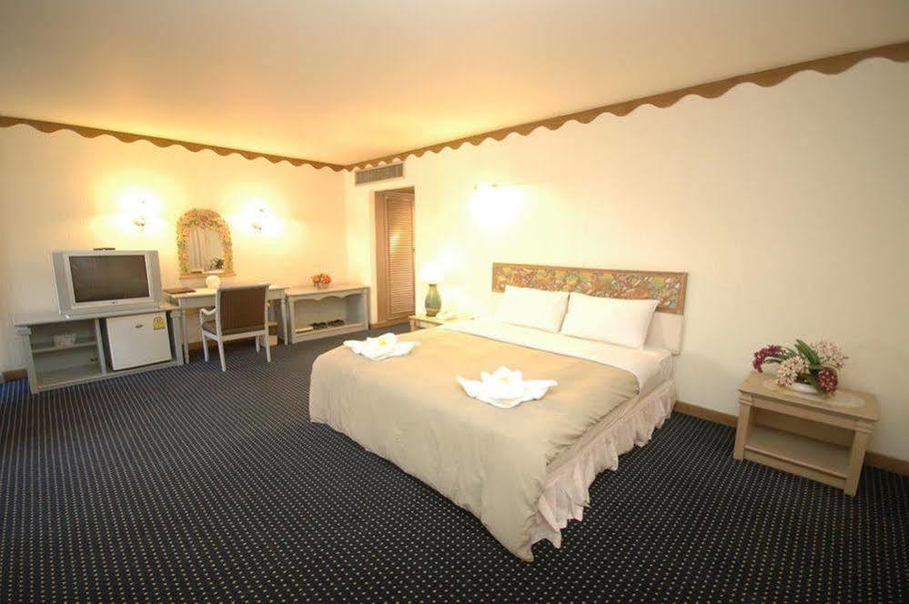 Lopburi Inn Hotel Ngoại thất bức ảnh