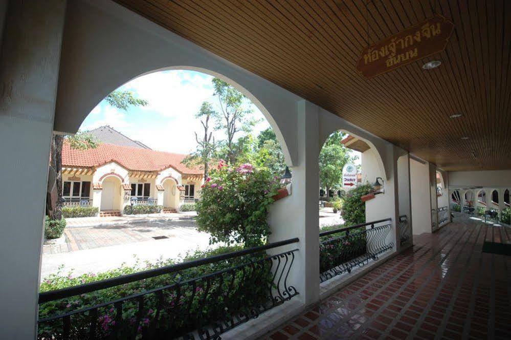 Lopburi Inn Hotel Ngoại thất bức ảnh